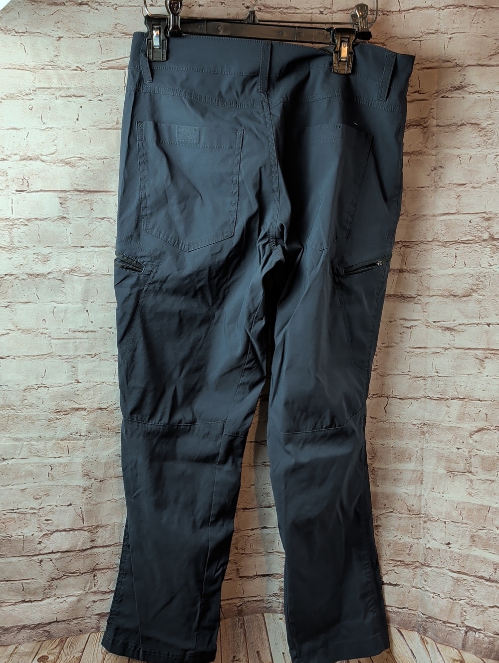Eddie Bauer Men's Dark Gray  Pants 32 X 30 Like New - Picture 7 of 8